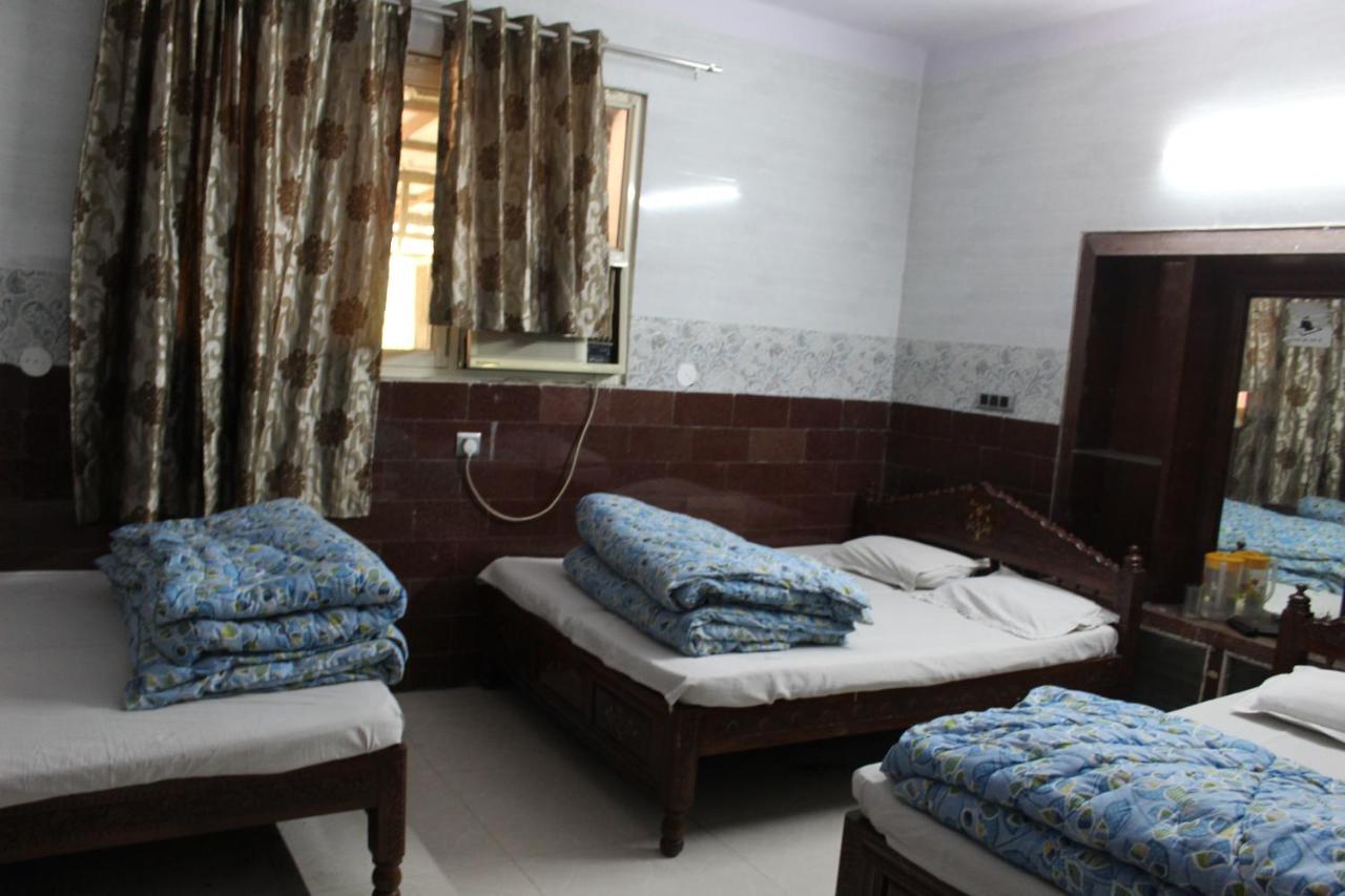 Central Guest House , Walk In Dargah & Markaz New Delhi Exterior photo