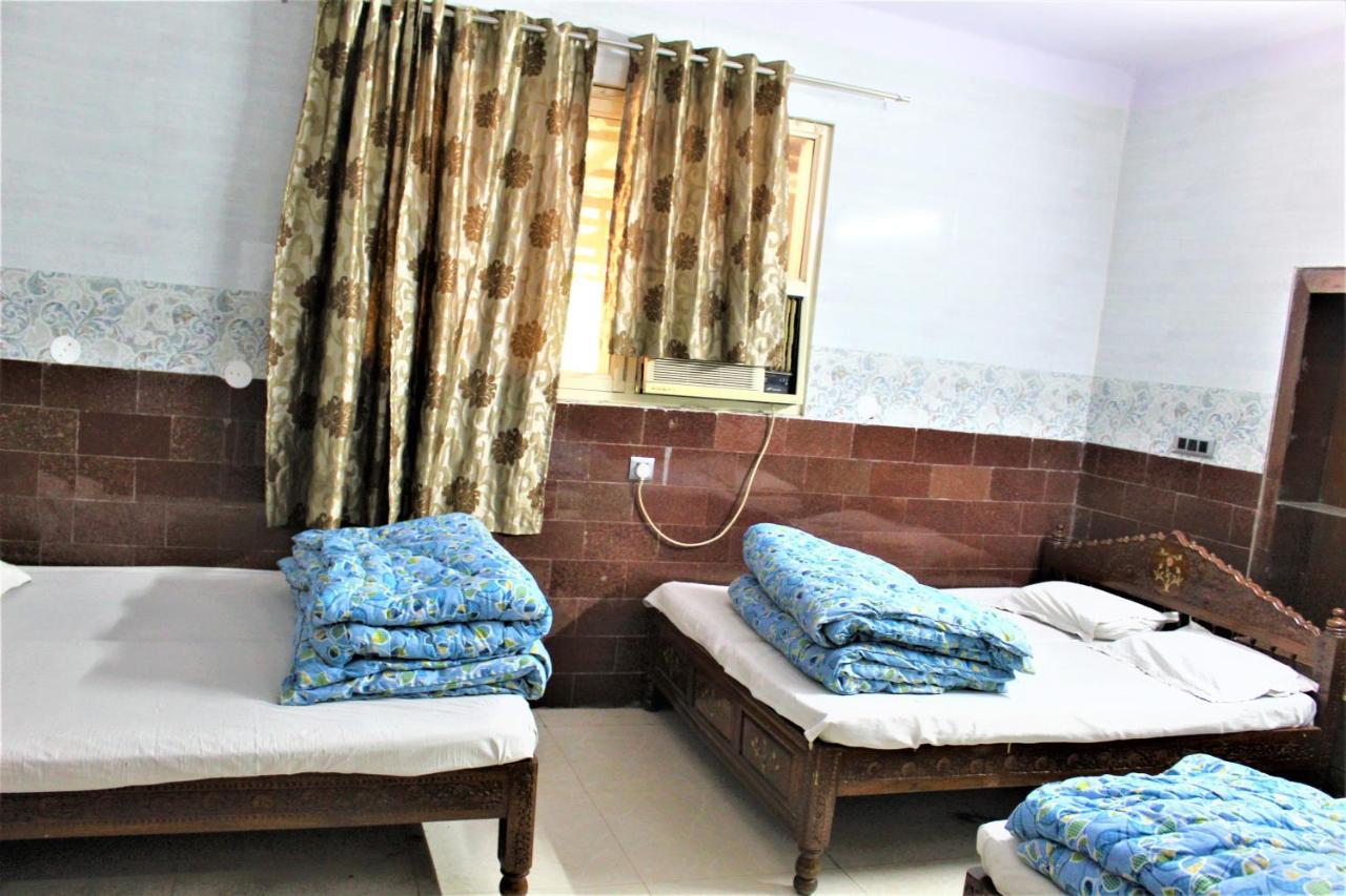 Central Guest House , Walk In Dargah & Markaz New Delhi Exterior photo