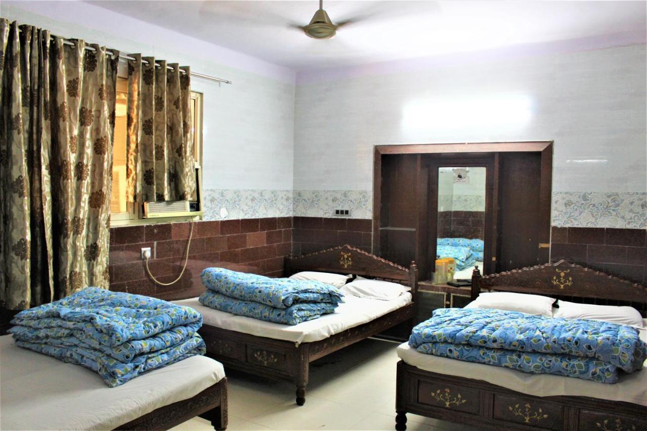 Central Guest House , Walk In Dargah & Markaz New Delhi Exterior photo